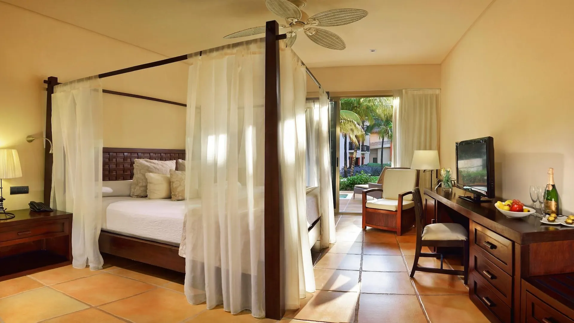 Hotel Catalonia Yucatan Beach Resort & Spa Puerto Aventuras