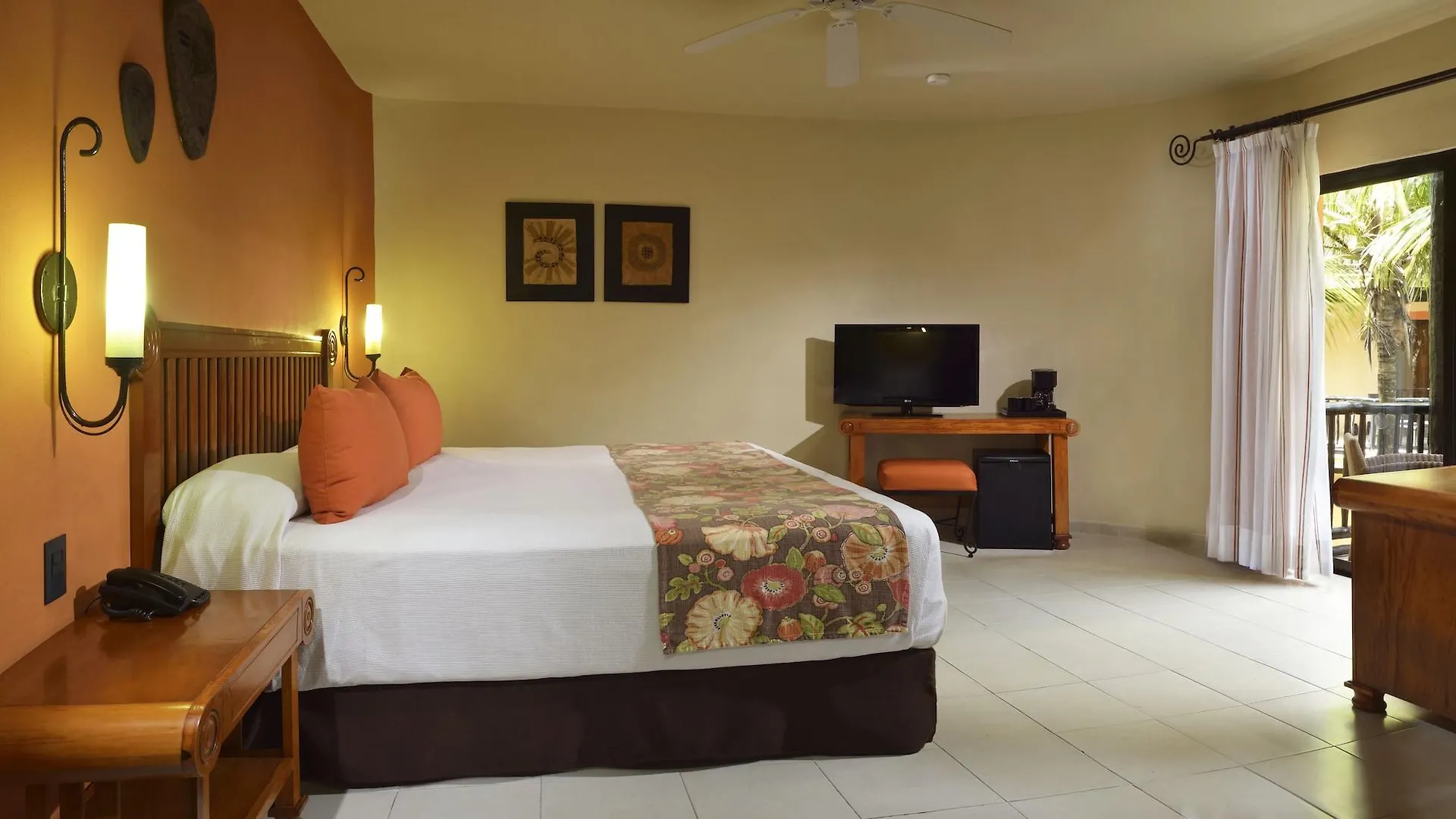 Catalonia Yucatan Beach Resort & Spa Puerto Aventuras
