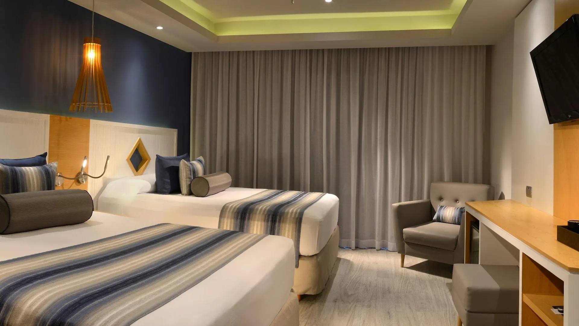 Catalonia Yucatan Beach Resort & Spa Puerto Aventuras
